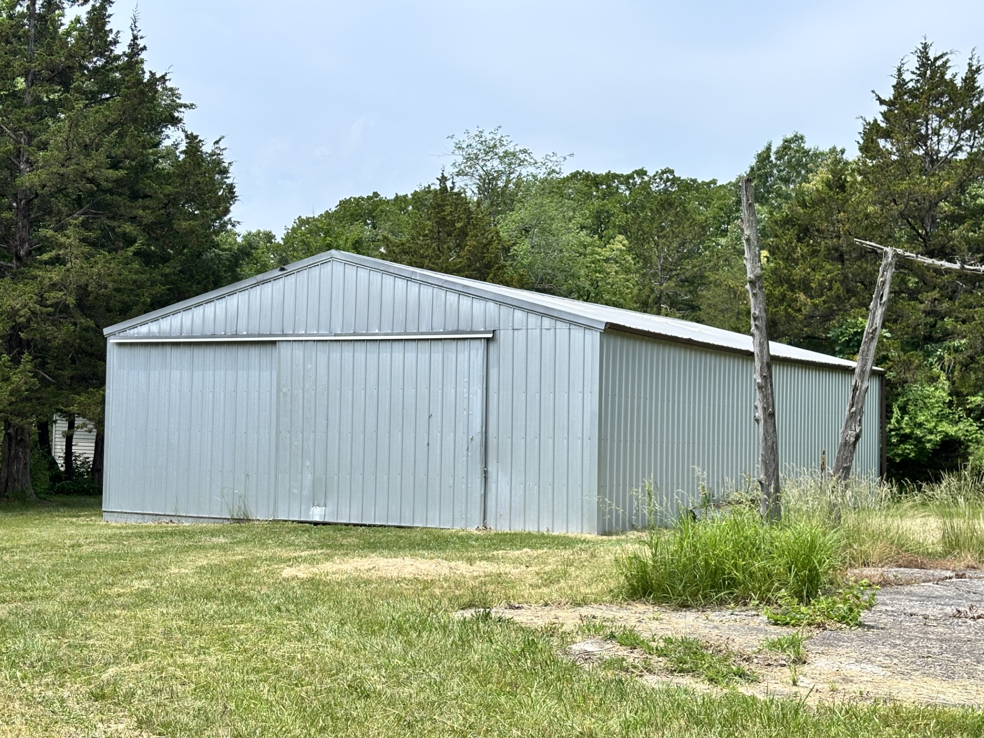 9550 County Rd 134 barn