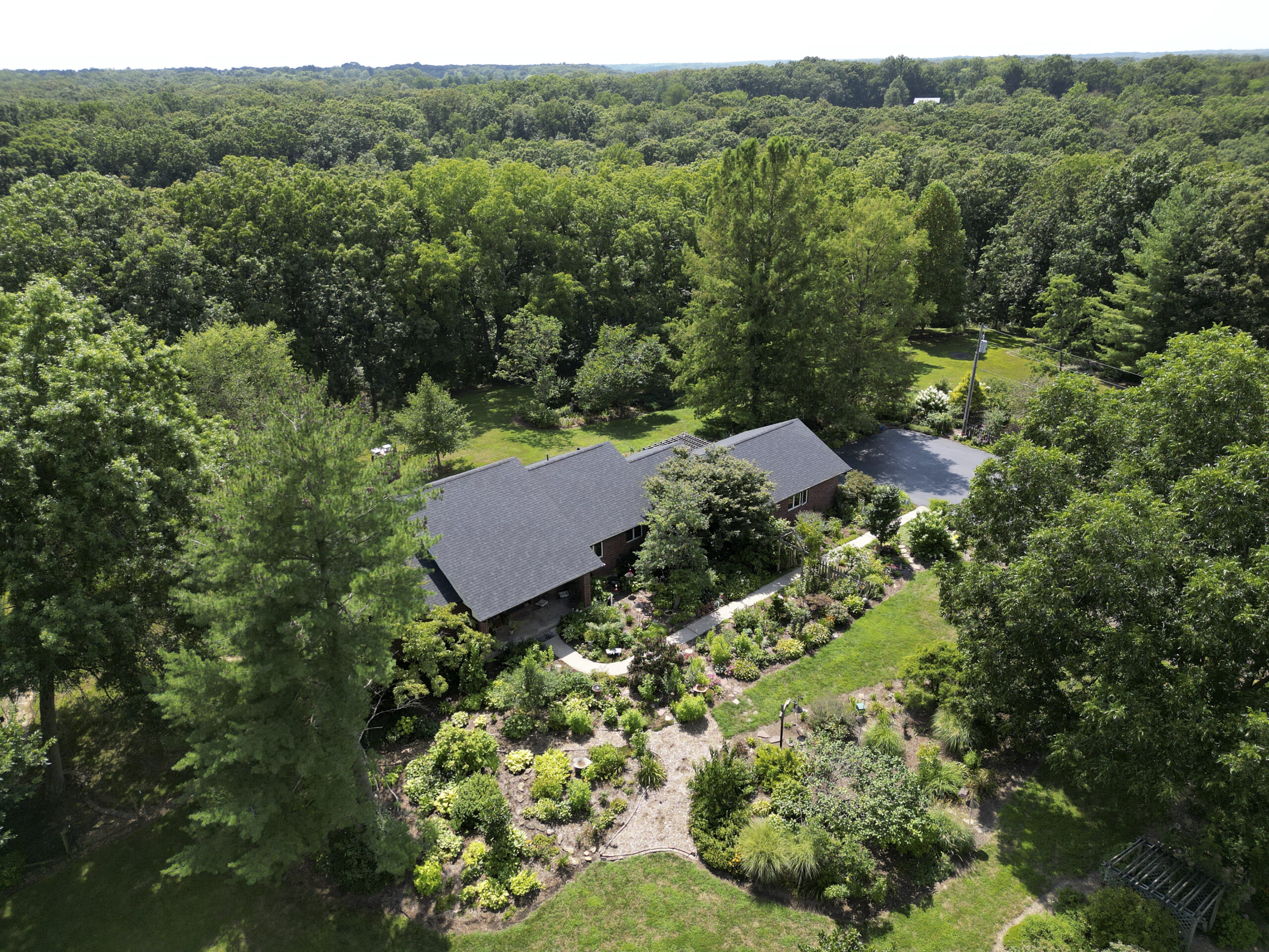 22660 Doe Haven