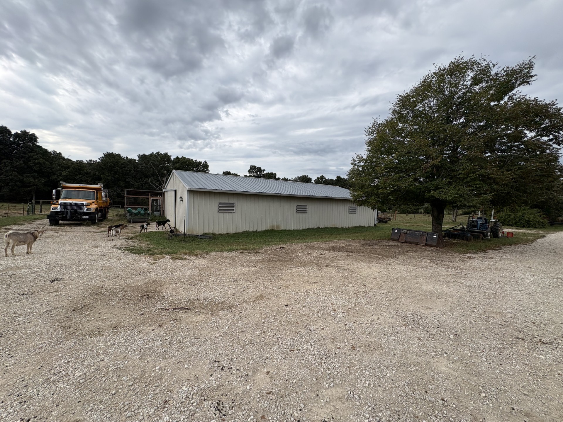 33 Deerfield Ln